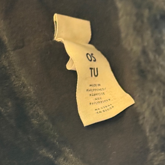 UGG Black Trapper Hat - Picture 9 of 10